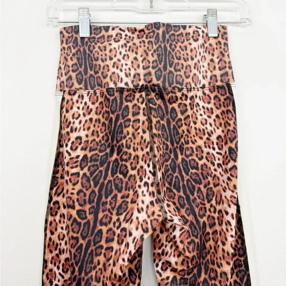 Beach Riot Leopard Leggings High Rise White Side Stripe Size Medium NWT - Picture 5 of 7